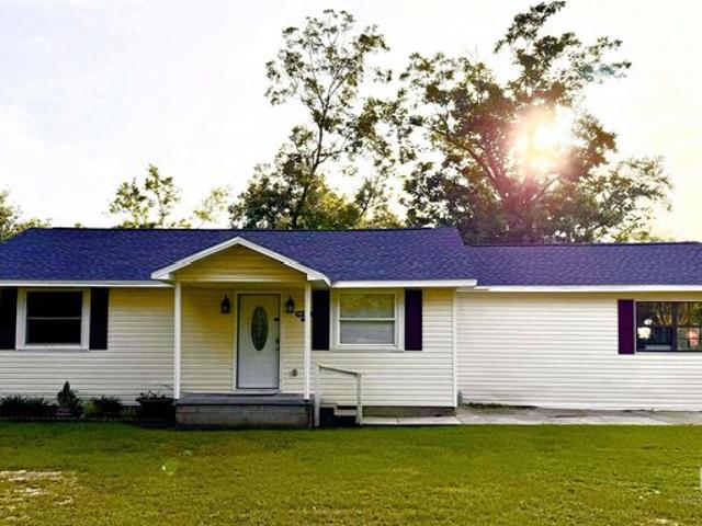 House for sale in Elberta, Alabama