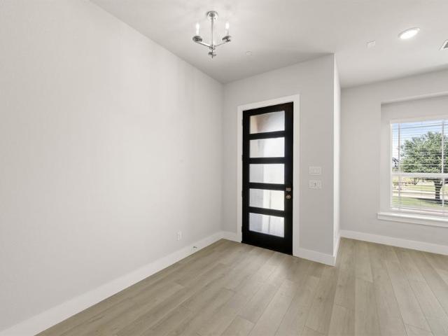 Townhouse for sale in Farmers Branch, Texas