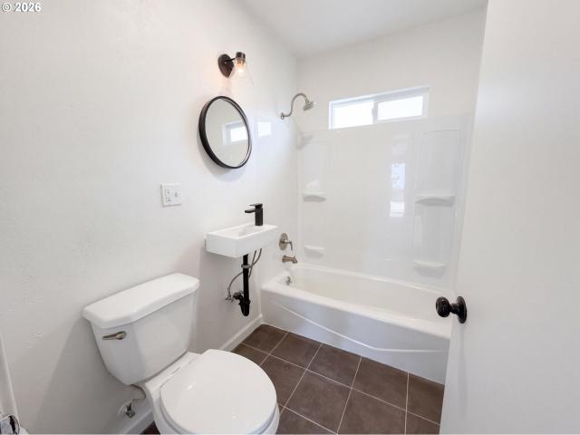 House for sale in Island Station, Milwaukie