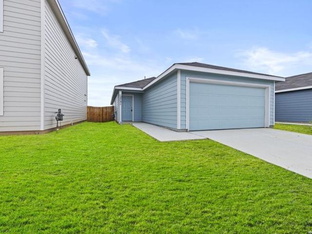 House for sale in Saint Hedwig, Bexar County
