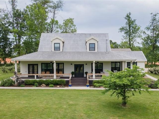 House for sale in Ark