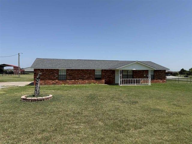 House for sale in Elgin, Comanche County