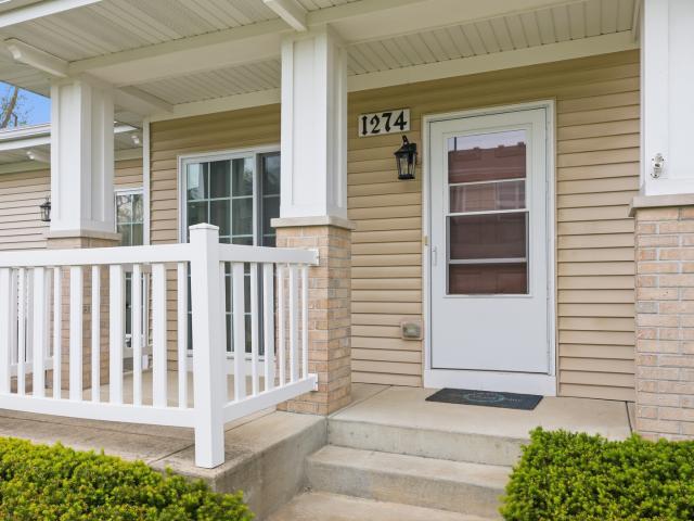 Townhouse for sale in Mchenry, Illinois