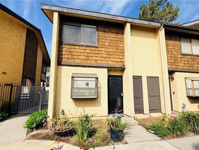 Condo for sale in Lakewood, California