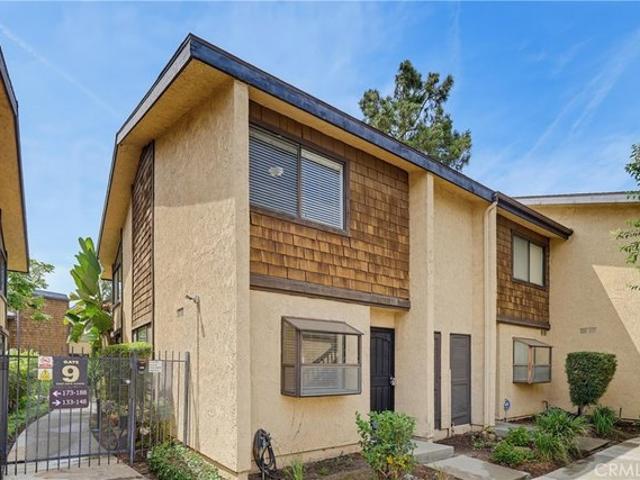 Condo for sale in Lakewood, Los Angeles County