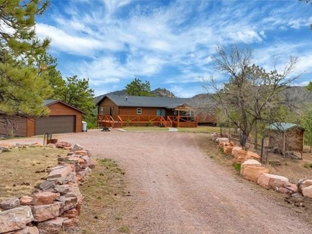 House for sale in Hot Springs, Fall River County