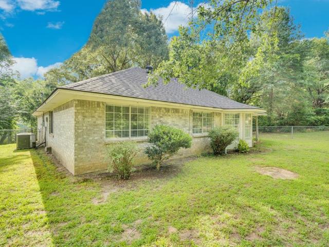 House for sale in Henderson, Texas