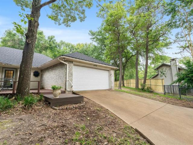 House for sale in Eustace