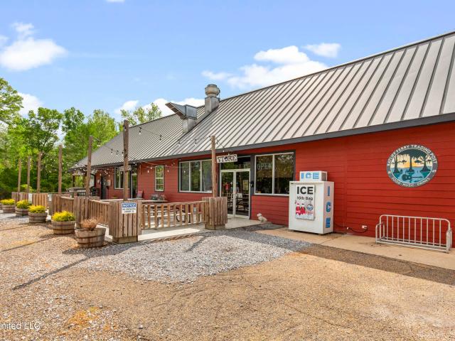 Commercial for sale in Canton