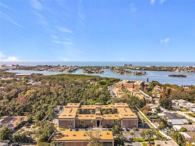 Condo for sale in Largo, Florida