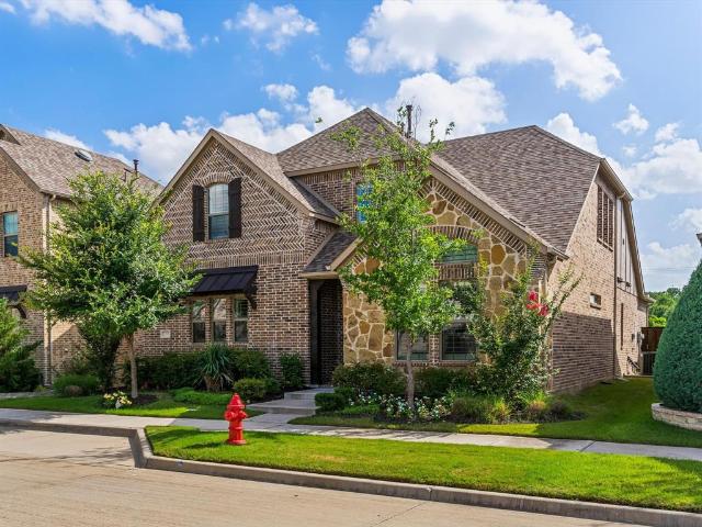 House for sale in Farmers Branch, Texas