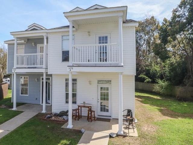 Townhouse for sale in Gulfport, Mississippi
