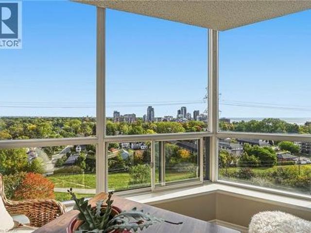 Condo for sale in Burlington, Golden Horseshoe