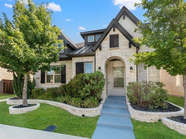 House for sale in Farmers Branch, Texas