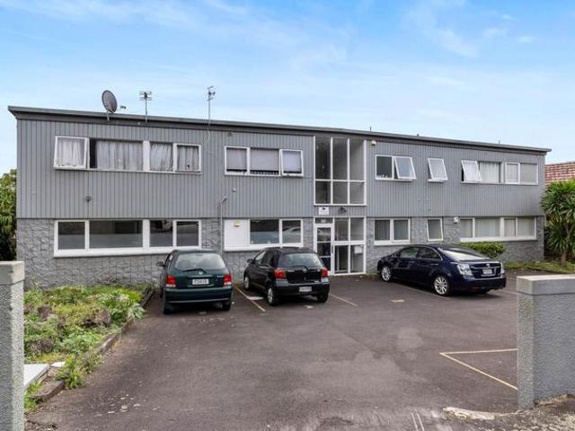 Apartment for rent in Mount Eden Village, Albert-Eden