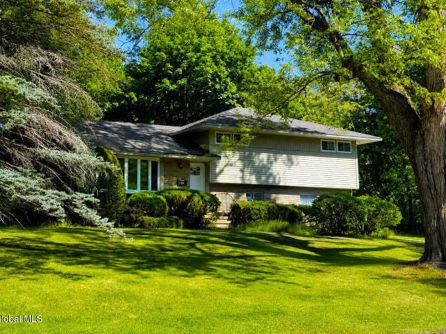 House for sale in Niskayuna, New York