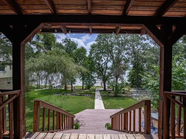 House for sale in Henderson, Texas