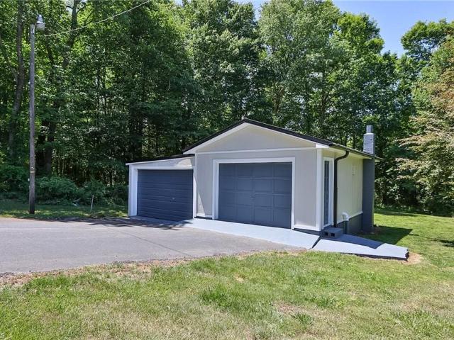 House for sale in Ronda, North Carolina