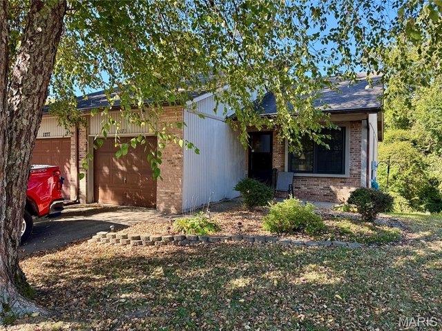 Condo for sale in Collinsville, Madison County