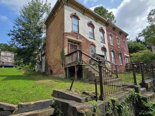 Townhouse for sale in Wheeling, West Virginia