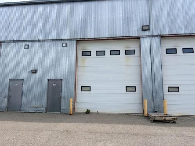 Commercial for rent in Alberta