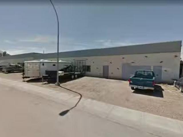 House for sale in Redcliff