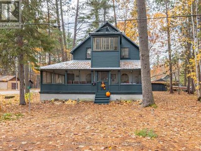 House for sale in Renfrew, Ontario