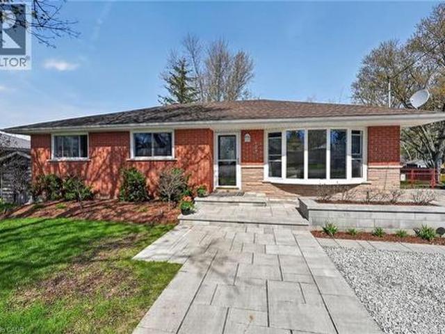 House for sale in Caledonia, Ontario