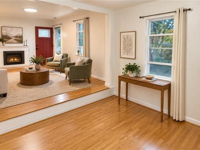 House for sale in Carver Gardens, Williamsburg