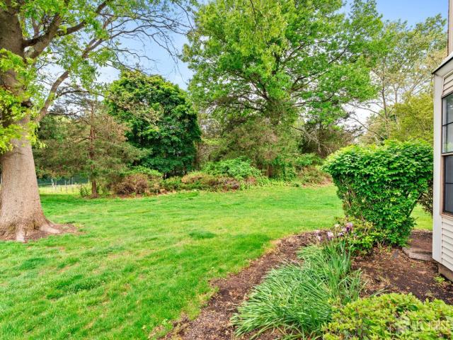 Townhouse for sale in Piscataway, New Jersey