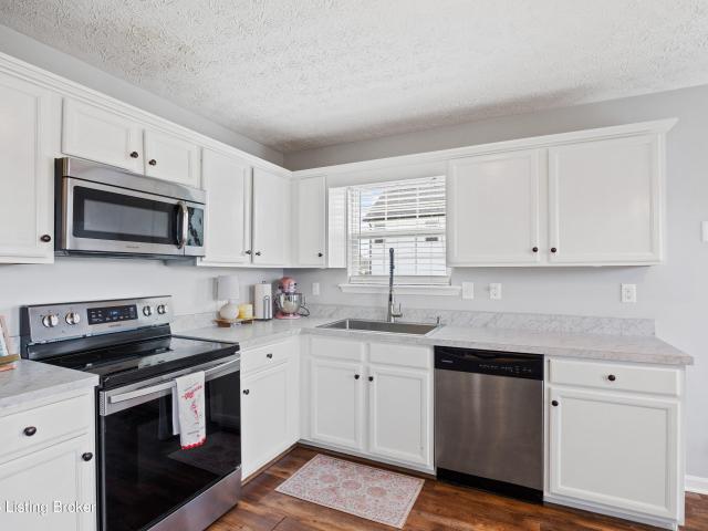 House for sale in Mount Washington, Kentucky