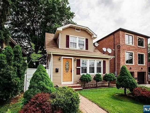 House for sale in Palisades Park, New Jersey