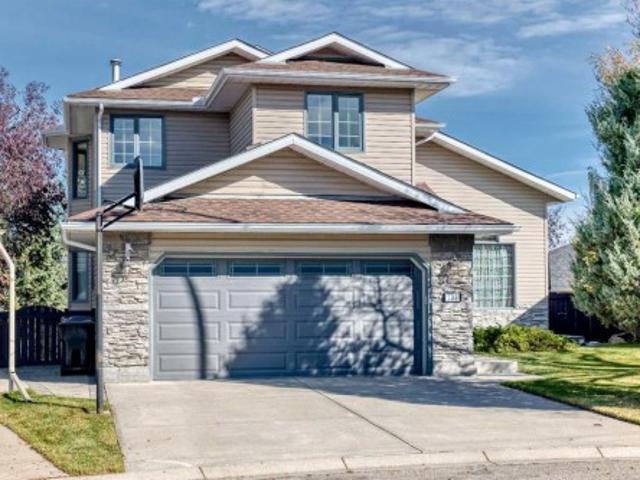 House for sale in Edgemont, Calgary