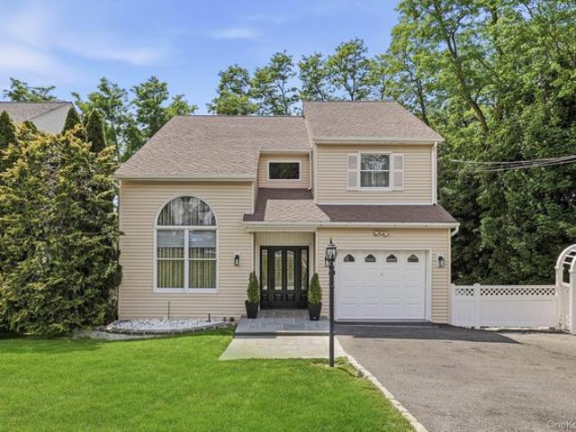 House for sale in Hawthorne, New York