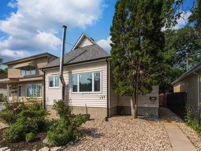 House for sale in East St. Paul, Manitoba
