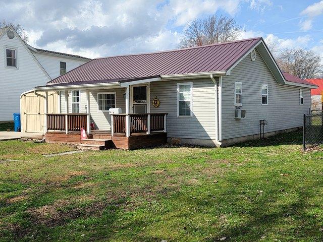 House for sale in Flora, Illinois