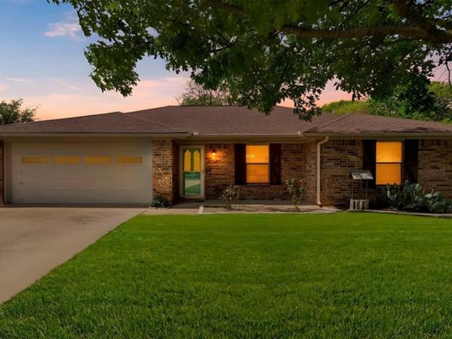 House for sale in Ellis, Texas