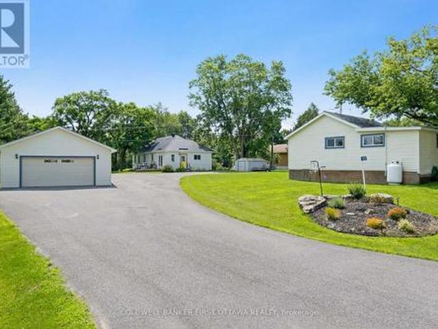 House for sale in Rideau Ferry, Ontario