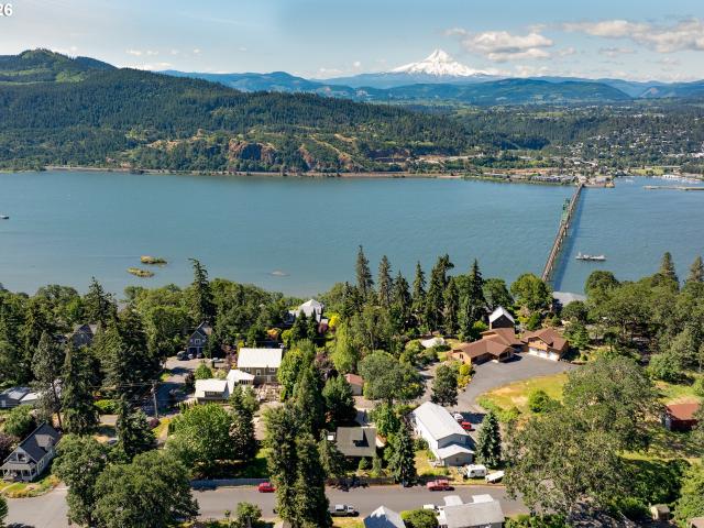 House for sale in White Salmon, Washington