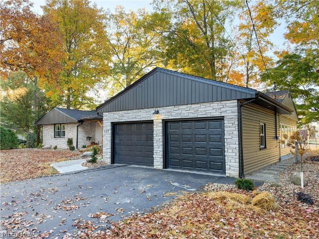 House for sale in The Villages at Southwoods, Boardman