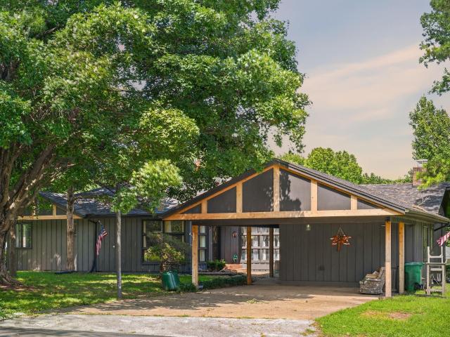 House for sale in Barry, Missouri