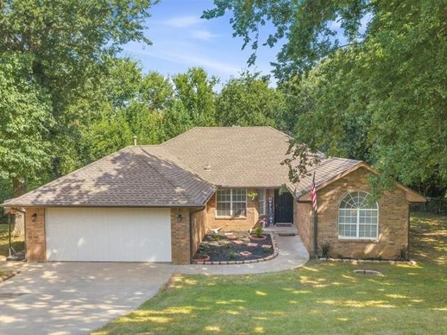 House for sale in Pauls Valley, Oklahoma