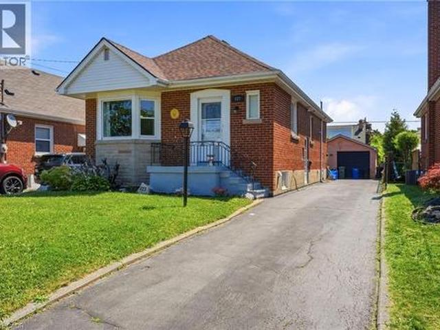 House for sale in Ancaster, Ontario