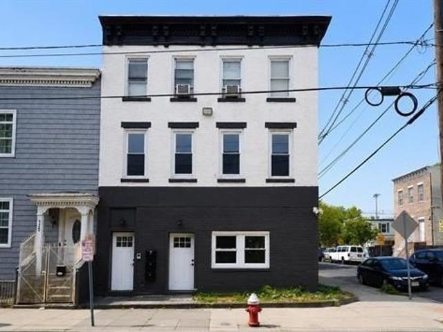 House for sale in Hudson, New Jersey