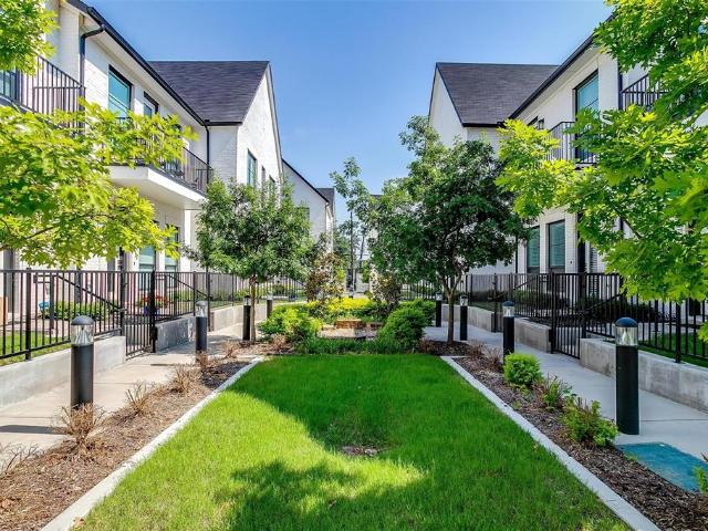 Townhouse for sale in Arlington