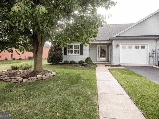 Townhouse for sale in Charles Town, West Virginia