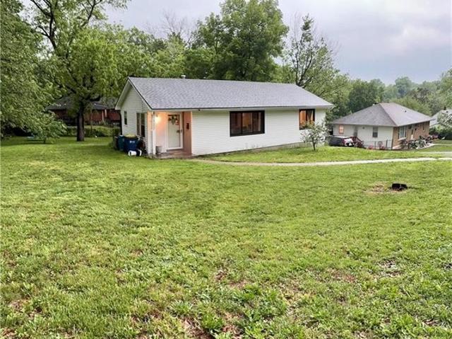 House for sale in Excelsior Springs, Clay County