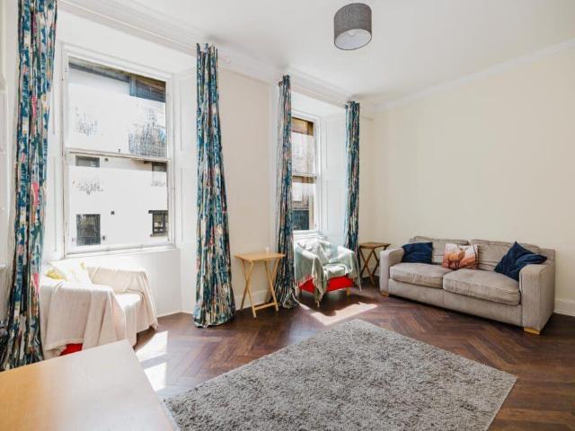 House for rent in Canongate, Old Town