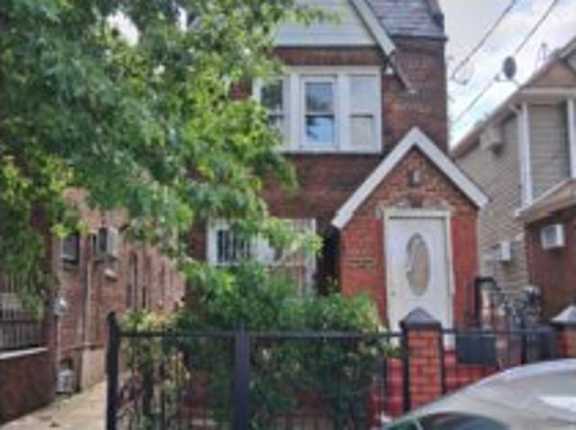 House for sale in Queens, Arverne