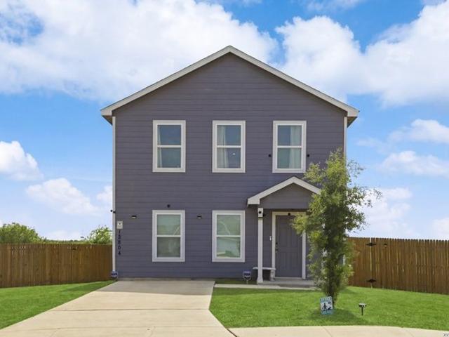 House for sale in Saint Hedwig, Texas